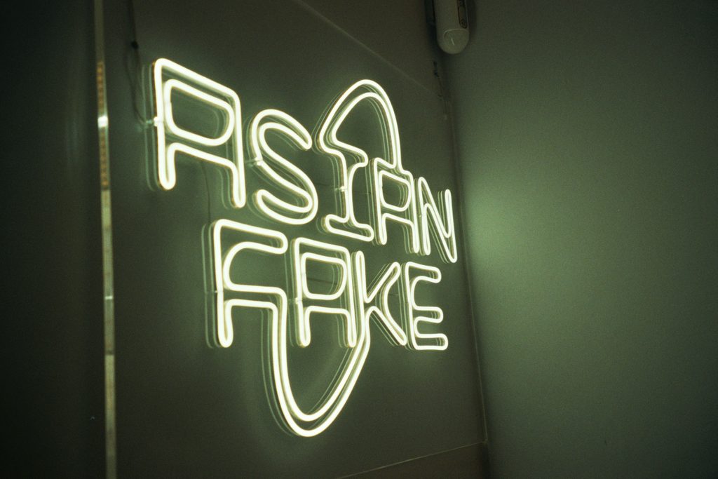 Asian Fake: L’etichetta discografica senza confini